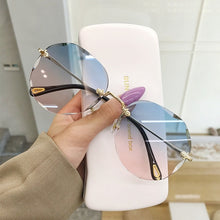 Load image into Gallery viewer, 21 Elizabeth Sunglasses
