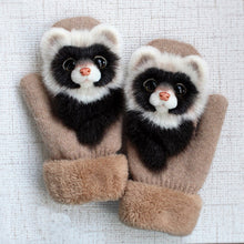 Load image into Gallery viewer, 21 Forrest Friends Plush Mittens
