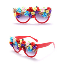 Load image into Gallery viewer, Summer Flowers Sunglasses
