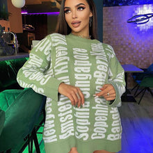 Load image into Gallery viewer, 21 WORLDWIDE Oversized Sweater
