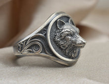 Load image into Gallery viewer, Ancient Wolf Ring
