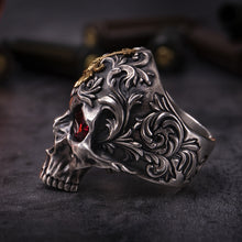 Load image into Gallery viewer, Red Eye Skull Ring

